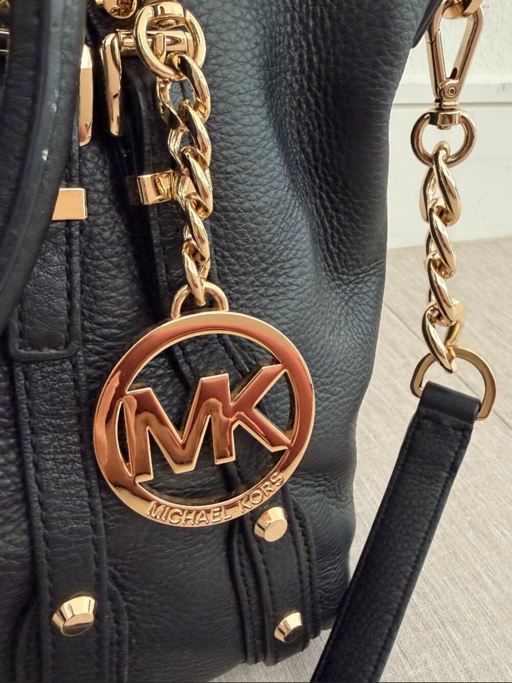 Michael Kors Medium Crossbody Tote - Picture 4 of 13